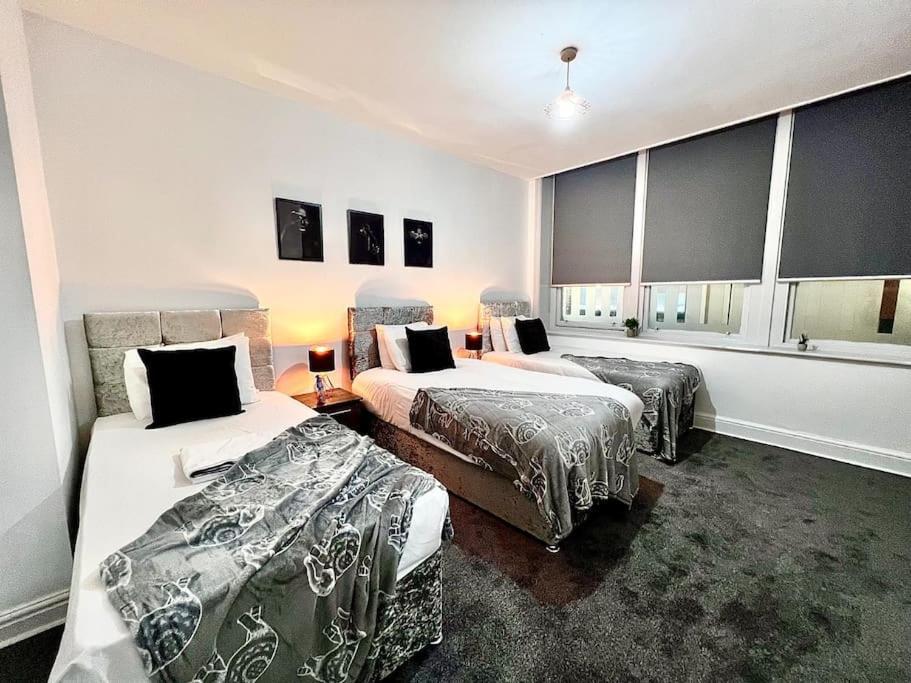 Modern Central 5 Bed Liverpool