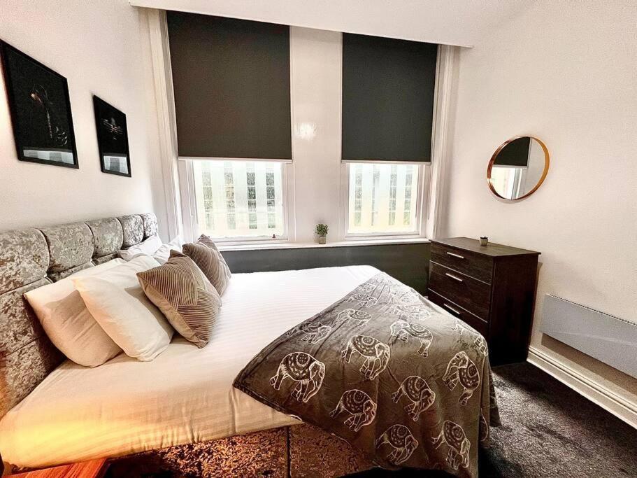 Modern Central 5 Bed *